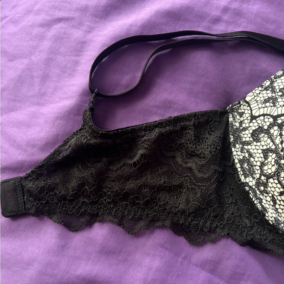 Victoria's Secret: Dream Angels Push-Up Bra, Color: Black & White, Size: 34C - Picture 3 of 6